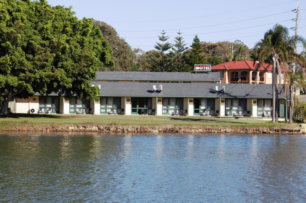 Hibiscus Lakeside Motel Budgewoi Exterior foto